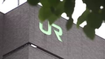 【侵入した理由は？】JR駅構内の同じ線路に午前中だけで“2回”も乗用車が侵入→2台は別の車種で“すぐに立ち去る”→快速列車や普通列車に運休や80分の遅れも〈北海道倶知安町〉