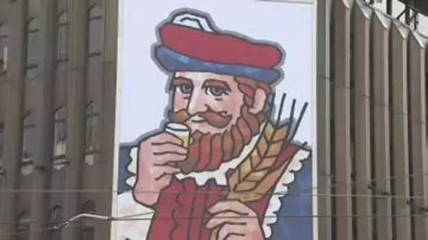 ススキノ名物「ニッカおじさん」リニューアル！5代目は“絵画調”親しみやすくすっきりした印象に～ニッカウヰスキー新商品発売に合わせて看板お披露目〈北海道札幌市〉