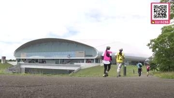 札幌のドームで初開催！豊平区の親子50組“ドーム周辺の散歩道”を疾走―完走した小学生には記念メダル贈られる「一位になれて嬉しかった」「ドームの周りをいっぱい走れて良かった」〈北海道札幌市〉
