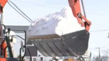 記録的大雪で車1台しか通れない！札幌市の緊急排雪「順次、全地域で」連日の排雪作業＿道路拡幅作業も同時進行中～生活道路約3800キロの排雪を2月中に終了予定〈北海道札幌市〉