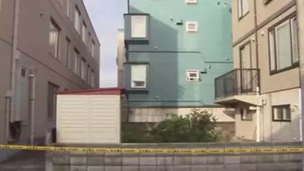 【アパート火災で意識不明】40～50代とみられる男性1人搬送…火元の部屋の住人か「煙がバーッと入ってきて警報装置がワーッと鳴った」近隣住民も騒然〈北海道江別市〉