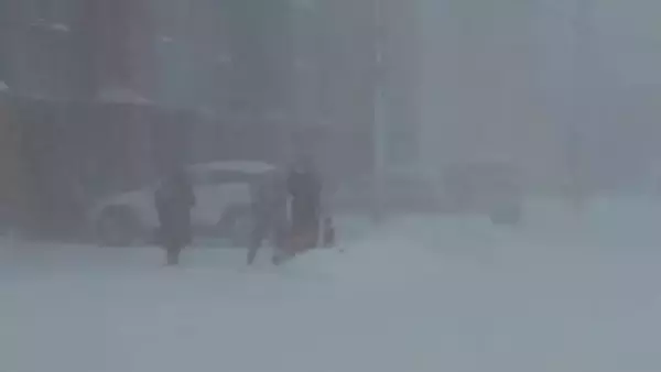 道内日本海側で大雪・吹雪続く＿札幌・留萌は積雪31センチで住民「ちょっとしんどいです」新千歳空港25便欠航し交通機関に影響も…13日朝までにさらに40センチの降雪予想〈北海道〉