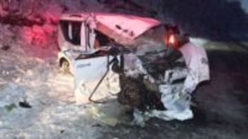 【一部凍結路面で事故】軽自動車と大型トラックが正面衝突_軽自動車の女性が意識不明_どちらかが対向車線にはみ出したか〈北海道・陸別町〉