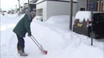 最強寒波が襲来！大雪で札幌・北区太平では“50センチ”超〈新篠津村30センチ・小樽29センチ〉交通にも影響…JR60本運休〈小樽～ほしみ間が一時運転見合わせ〉＿北海道