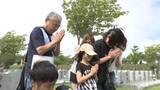 「【墓参り13日がピーク】盆の入り『真駒内滝野霊園』に朝から家族連れ＿お墓掃除や供花で故人を偲ぶ姿も「また1年間見ていてください」混雑は16日まで続く見込み〈北海道札幌市〉」の画像1