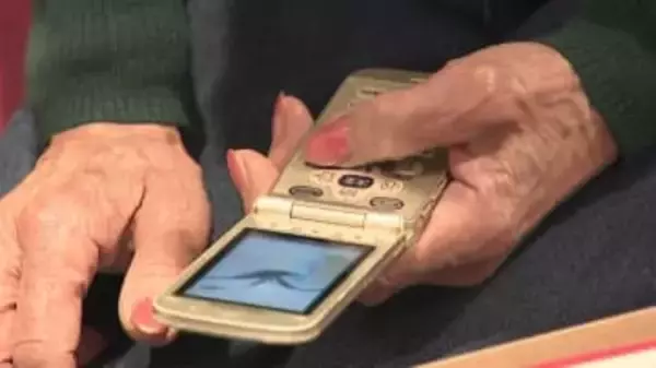 【さよならガラケー】携帯電話の3Gサービスが終了へ…北海道の利用者2万4000人 初めてスマホに乗り換える高齢者も…一世を風靡した“iモード”や“FOMA”も終了 懐かしい歴史を振り返る