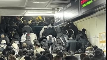 【最新情報 札幌圏の最終列車を繰り上げへ】“災害級の記録的豪雪”でJR北海道が28・29日午後9時以降に札幌駅を発着する列車を運休〈北海道〉