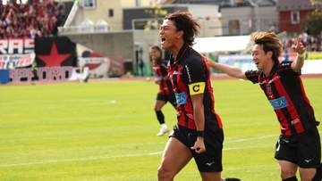 【コンサドーレ】「すべてが変わる1勝」西野＆内田のゴールで開幕戦以来の勝利！10年ぶりの函館で歓喜に沸く　川井監督「ここからどう成長できるか」