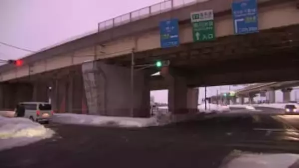 【事故速報】大型トラックと乗用車が衝突＿乗用車に乗っていた女性は意識不明の状態で搬送後に死亡を確認〈札幌市白石区米里〉