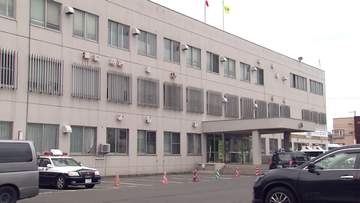 「事故の相手がいなくなった」衝突事故後に逃走_捜査中の警察官が現場付近で特徴の似た車を発見し職務質問…酒の臭いに気づき呼気検査「抜けていると思った」61歳男を逮捕〈北海道 石狩市〉
