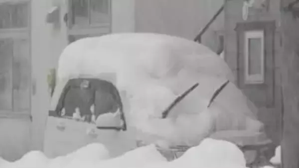 【春は来るか？】雪舞う中で公立高校入試に約2万2千人が挑む…十勝では40センチ以上の大雪に「帳尻を合わせてきた」と苦悩の声＿JRは50本が運休・明日も交通情報に注意＜北海道＞