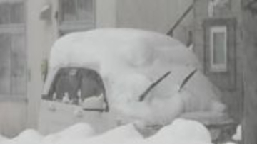 【春は来るか？】雪舞う中で公立高校入試に約2万2千人が挑む…十勝では40センチ以上の大雪に「帳尻を合わせてきた」と苦悩の声＿JRは50本が運休・明日も交通情報に注意＜北海道＞
