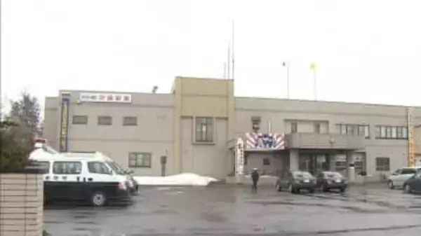 除雪作業中の80代男性が除雪機の回転刃に右足を巻き込まれる…倒れている男性を妻が発見…搬送時は意識あり＜北海道岩見沢市＞