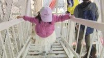 高さ90メートルの展望台へ456段！さっぽろテレビ塔で『階段のぼり』イベント開催「高くて怖かった」「きれいな景色見えた」5月6日までは小学生の展望台入場料が無料〈北海道札幌市〉