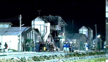 【ニワトリ3000羽が焼け死ぬ】養鶏場が燃えて飼育されていた6000羽のうち半分が犠牲に…内部には暖房器具が…警察や消防が出火原因を調べる＜北海道旭川市＞