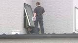 「子どもの転落事故【気温が上がる季節は窓に注意を】3歳と4歳の男の子が住宅2階から転落―腹や足の痛みを訴え病院搬送…消費者庁「窓付近にソファなどの家具を置かないで」と呼びかけ〈北海道〉」の画像1