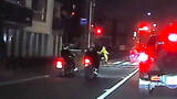 「【映像公開】"ブンブン"うるさい音を立てながら赤信号の交差点に進入していく原付バイクの集団―18～20歳の男6人を道交法違反容疑で約3か月後に逮捕＜北海道札幌市＞」の画像1
