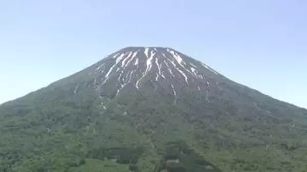 【お手柄】「山の日」に合わせて"山岳パトロール"をしていた消防隊員、両膝の痛みで動けなくなった20歳女性を背負って下山し無事救助〈北海道倶知安町・羊蹄山〉