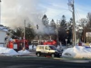 北海道で火事相次ぐ…”今季最低気温”の千歳市で住宅がほぼ全焼_長万部町の住宅火災では高齢の女性が死亡