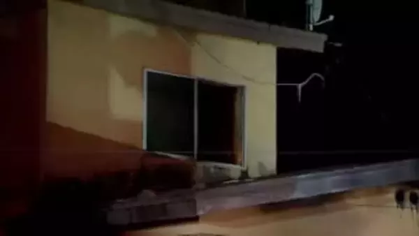 焼け跡から男性救助も心肺停止状態…病院で死亡確認＿この家の住人か？真冬の北海道で2階建て住宅から出火_約1時間燃え続ける＿警察などで出火原因調べる（北海道 釧路市）