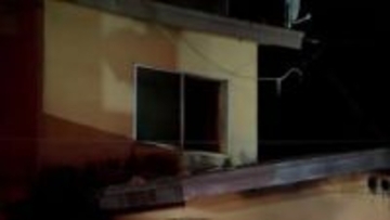 焼け跡から男性救助も心肺停止状態…病院で死亡確認＿この家の住人か？真冬の北海道で2階建て住宅から出火_約1時間燃え続ける＿警察などで出火原因調べる（北海道 釧路市）