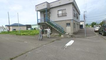 【ヒグマ速報】住宅街で帰宅途中の男性が“クマのような動物”を目撃…体長1.5メートルで痕跡も確認＿子グマを連れ歩く親グマか？市が警戒を呼びかける〈北海道砂川市〉