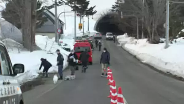 「うちのお父さんが刺された」70代男性が刃物のようなもので切りつけられ負傷…"帽子とサングラス"を着用した男2人組が逃走…傷害事件として行方を追う＜北海道蘭越町＞