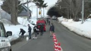 「うちのお父さんが刺された」70代男性が刃物のようなもので切りつけられ負傷…"帽子とサングラス"を着用した男2人組が逃走…傷害事件として行方を追う＜北海道蘭越町＞