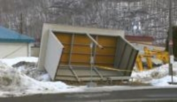 【速報】バス停の待合所が倒れる…強風の影響か…ケガ人なし＜北海道芦別市＞