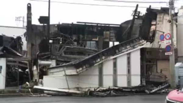 【五稜郭公園近くのビル火災】出火から17時間以上経ってようやく鎮火…年末の書き入れ時に被災「何とか店を開けるつもり」実況見分で出火原因を捜査〈北海道函館市〉