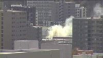 【速報】市街地に立ち上る煙…札幌市中央区の飲食店から出火し店舗内が炎上…消火活動続く