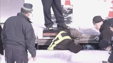 【スキー場運営会社を強制捜査】5歳男児がエスカレーターに挟まれ死亡した事故で警察が家宅捜索＿スキー場では数年前の”転倒事故”以降も監視員を置かず〈北海道・小樽市〉