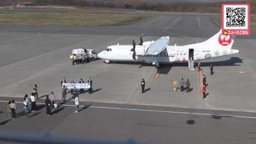 北方領土の「上空慰霊」6年ぶりに実施―元島民ら34人が航空機で参加「今は近くで遠いけど確かに暮らしていた時代があった」日ロ中間ラインの北海道側を飛行し先祖に思いはせる〈北海道〉