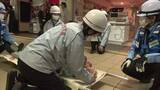 「「姿勢低く、頭守って」さっぽろ地下街で防災訓練“北海道・三陸沖後発地震注意情報”が発表される中…テナント従業員らが避難誘導や負傷者の救出方法など確認…震度6強の地震を想定〈北海道札幌市〉」の画像1
