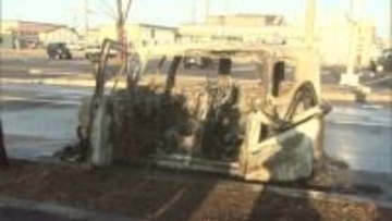 【軽乗用車が全焼】現場は小学校前で一時騒然に＿運転手「エアコン部分から煙が出た」火は約40分後に消し止められケガ人はなし〈北海道函館市〉