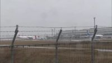 【ヒグマ速報】夜の新千歳空港にクマ出没＿巡回中の警備員が柵を乗り越える体長1.2~1.5メートルの獣の姿を目撃し110番通報＿国道方向に立ち去る〈北海道千歳市〉