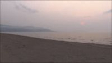 【真冬のビーチに変死体】「砂浜に骨のようなものがある。人の手も見える」砂浜に埋もれた男性の遺体みつかる＿目立つ外傷なし＿身元の確認を急ぐとともに事件事故の両面で死因など調べる〈北海道小樽市〉