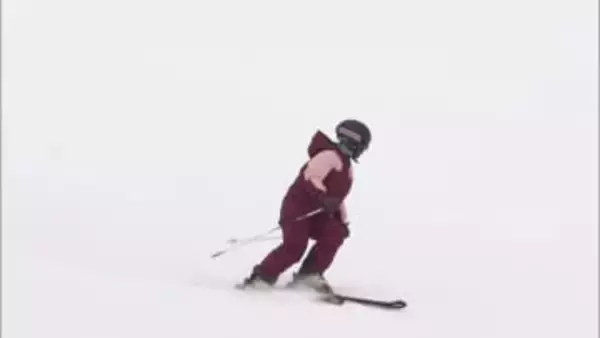 10日早く『札幌国際スキー場』オープン！山頂付近の一部コースを開放「有給とってきたので一日楽しもうと」朝から多くの人でにぎわう〈営業は当面午前9時～午後3時20分〉北海道札幌市