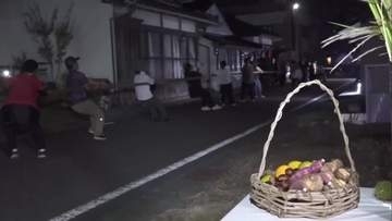 中秋の名月　江戸時代から続くとされる伝統行事「十五夜の綱引き」