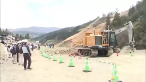 担い手不足の中自動運転や遠隔操作で施工　椎葉村でDX施工現場見学会