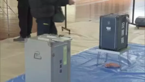 衆議院選挙投開票日　宮崎の投票所でも有権者が一票を投じる　期日前投票は過去最多