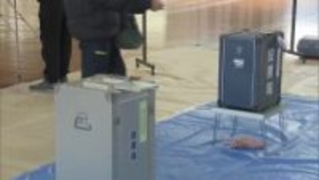 衆議院選挙投開票日　宮崎の投票所でも有権者が一票を投じる　期日前投票は過去最多