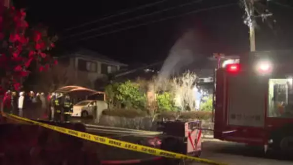 宮崎市まなび野で住宅火災　全焼した住宅の男性がけが