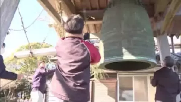 大晦日に向けて　延岡市　城山の鐘のすす払い