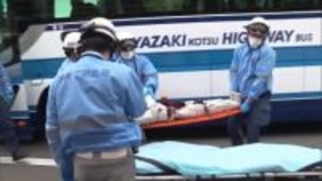 来年の宮崎国スポ・障スポを前に高速道路上でバス事故を想定した合同訓練