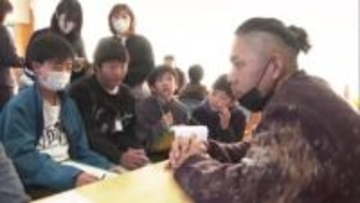 生き方参考に　都城市の小学校で保護者がキャリア授業