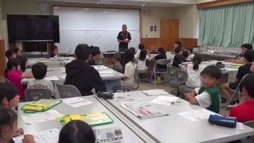 「防災リュックに入れるものはビニールに包んで」　延岡市北浦小学校で防災学習