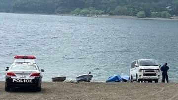 「貸し出したボートが流されているが人の姿が見えない」湖で手漕ぎボートが転覆 男性が死亡　富士山のふもと西湖