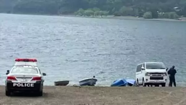 「貸し出したボートが流されているが人の姿が見えない」湖で手漕ぎボートが転覆 男性が死亡　富士山のふもと西湖