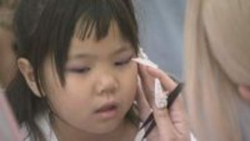 「イエーイみたいな感じのギャルになりたい」　平成に大流行したギャルメイク　令和の子どもたちが体験　山梨・昭和町